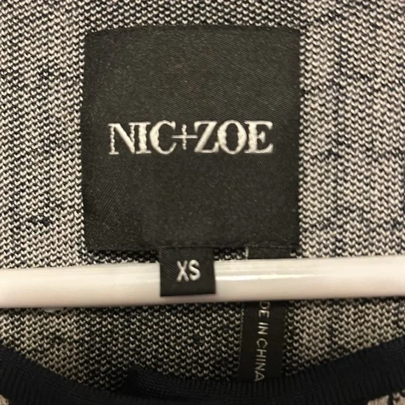 Nic  and Zoe - Picture 2 of 5